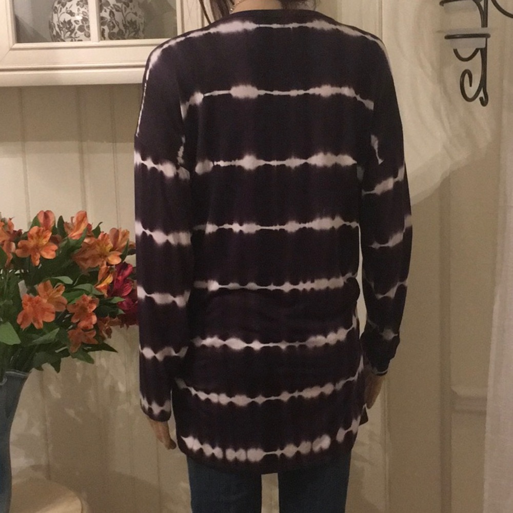 SILKY SOFT HIGH~LO PATTERN BACK LONGER THAN FRONT TOP - Picture 6 of 10